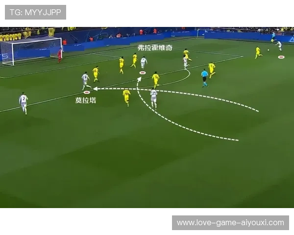 尤文弗拉霍维奇反越位插上推射破门成功:速度与智慧的极致体现 尤文弗拉霍维奇反越位插上推射破门成功:速度与智慧的极致体现