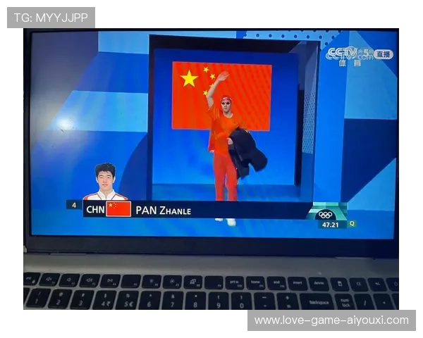 游泳冠军在分道战中“碾压式”领先